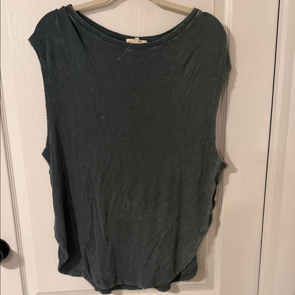 Casual Sleeveless Top in Dark Green Gilded intent XL